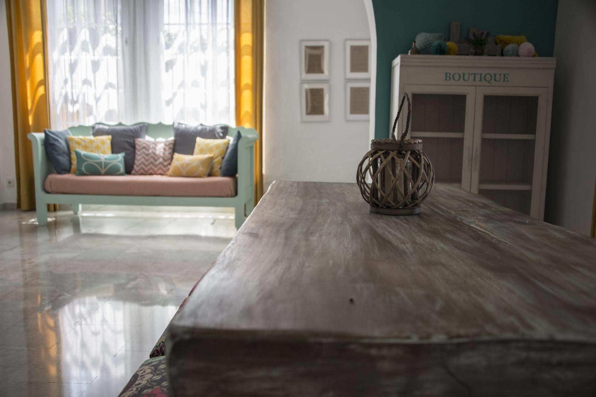 Hotel Capri Sitges Kültér fotó
