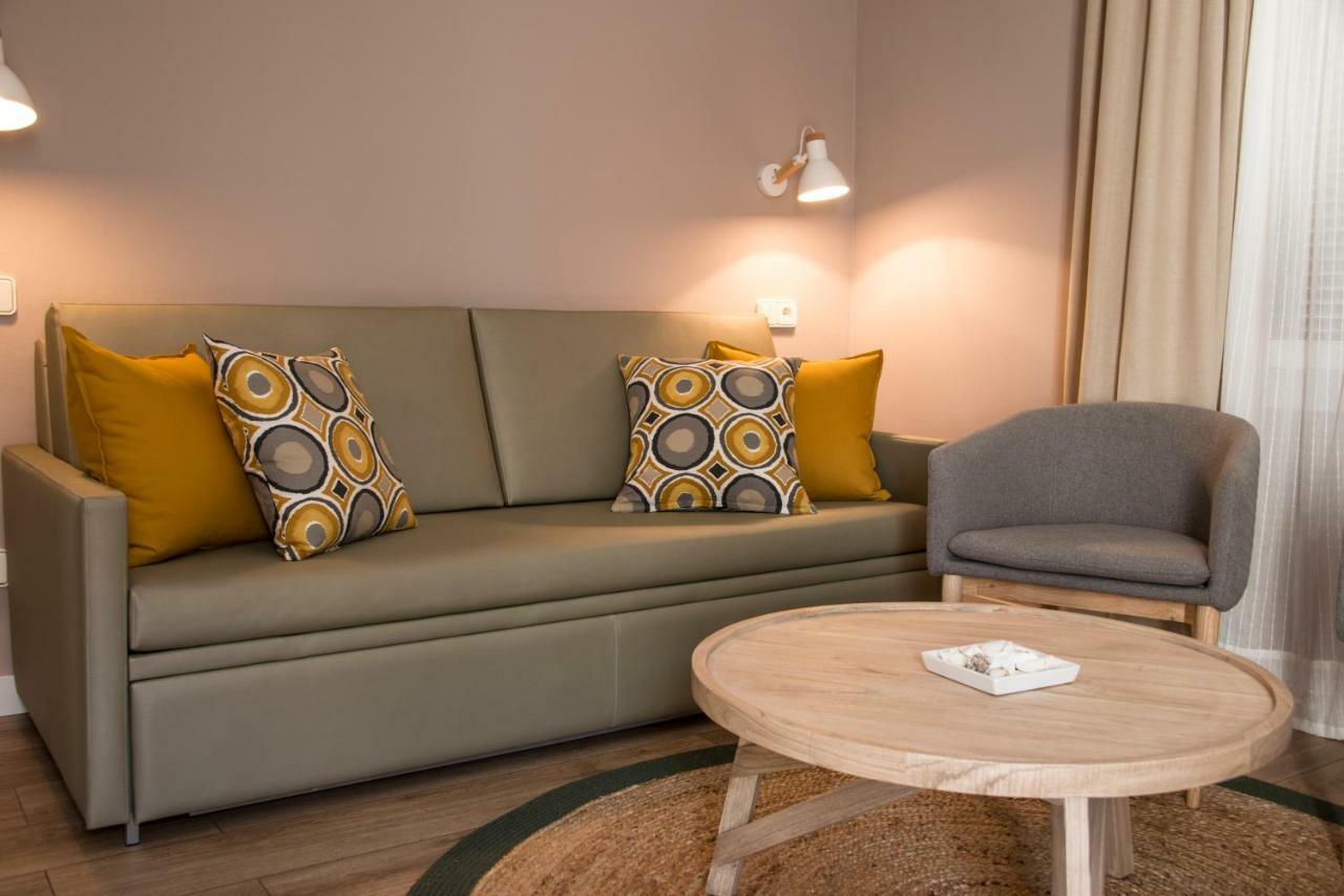 Hotel Capri Sitges Kültér fotó