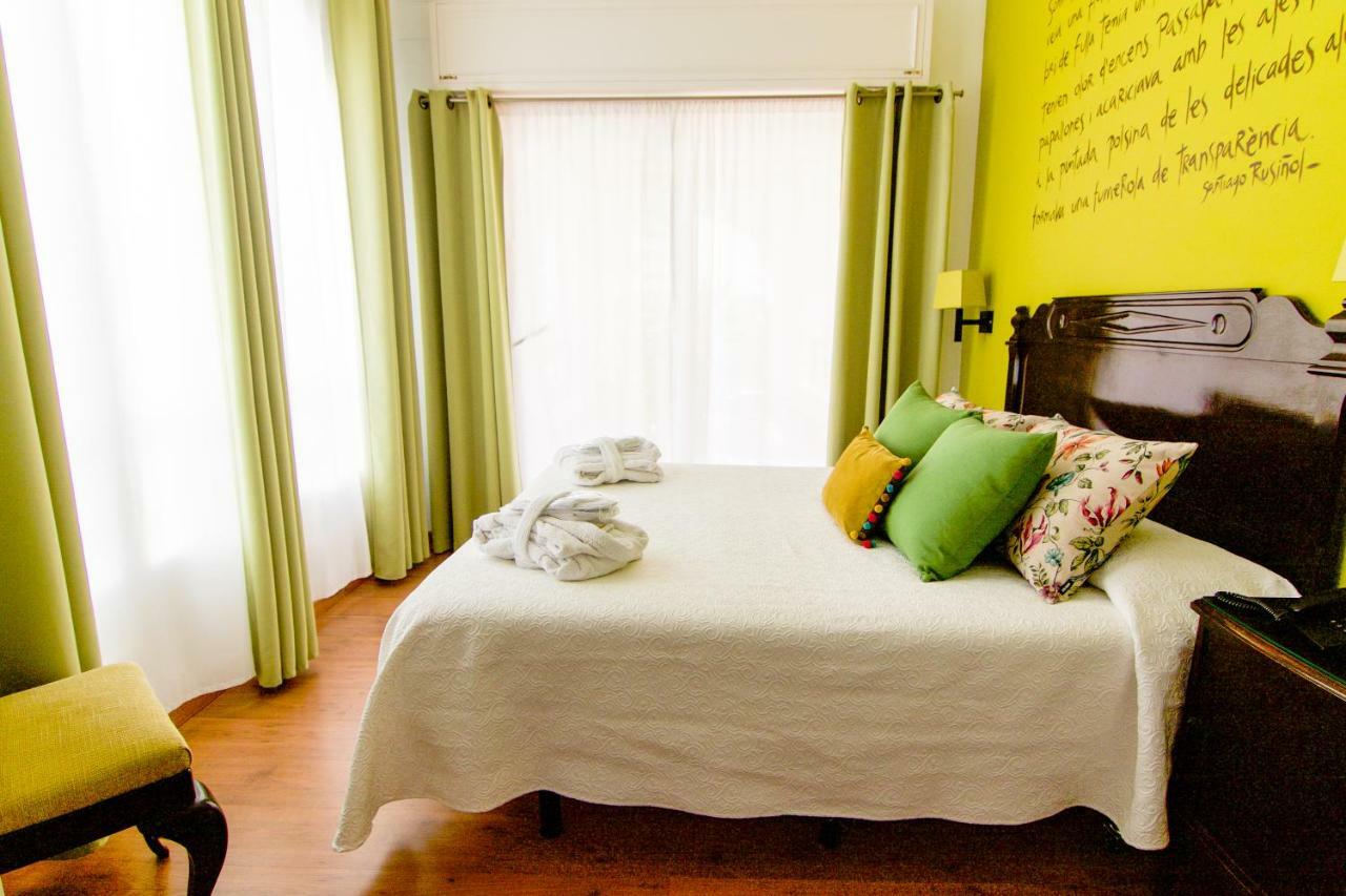 Hotel Capri Sitges Kültér fotó